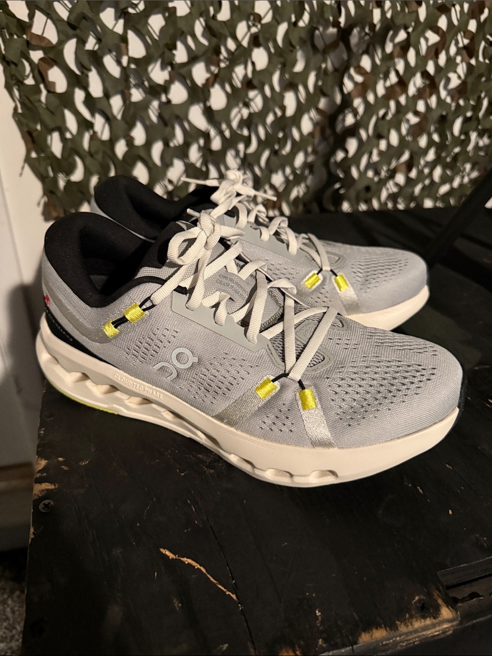 On Running Men’s Cloudswift Lightweight Gray Athletic Shoes